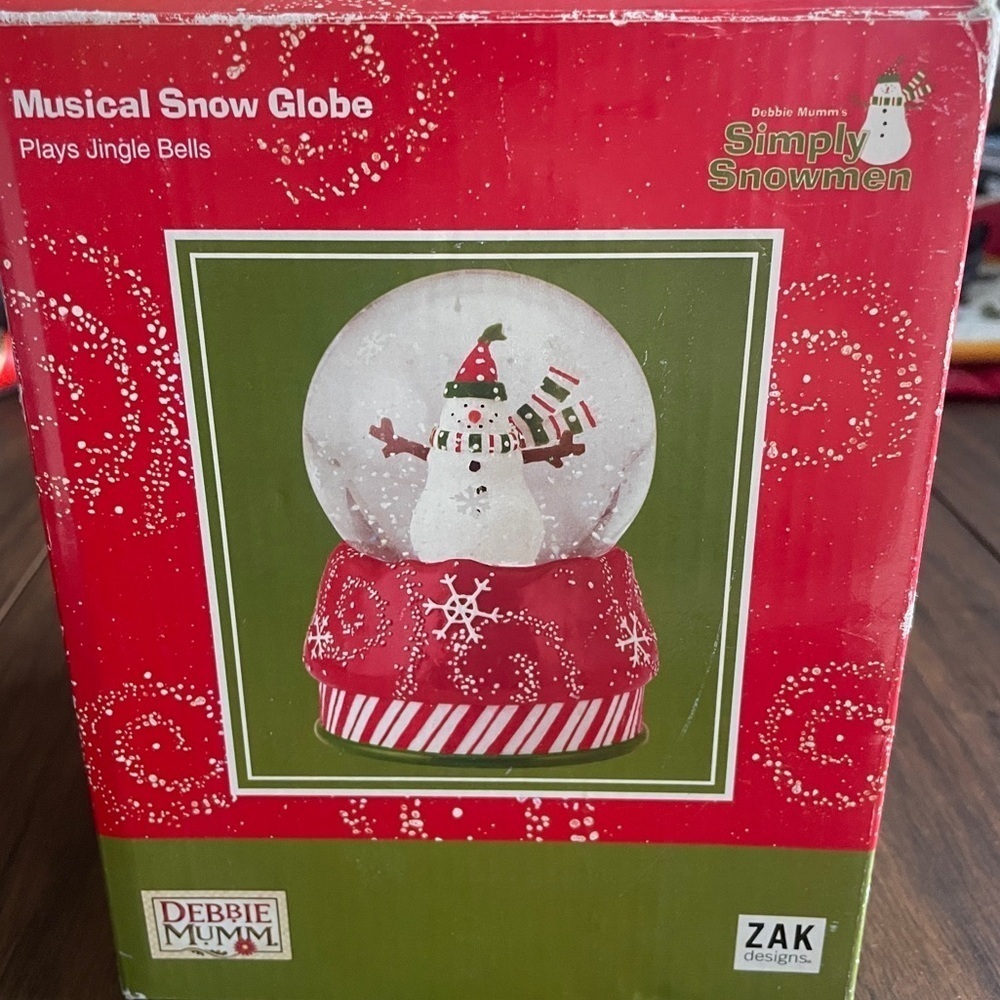 2006 Debbie Mumm Musical Snowman "Simply Snowmen" Snow Globe Plays Jingle Bells